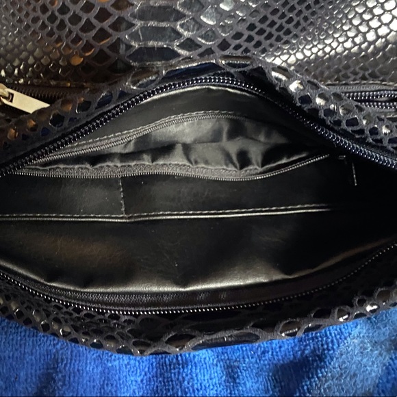 DUE FRATELLI  Black Patent Leather hobo shoulder bag - Picture 8 of 10